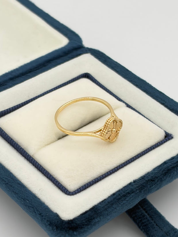 Anillo Trebol dorado diamantado  Oro amarillo 18k / Talla 7 / 1,78 Gr
