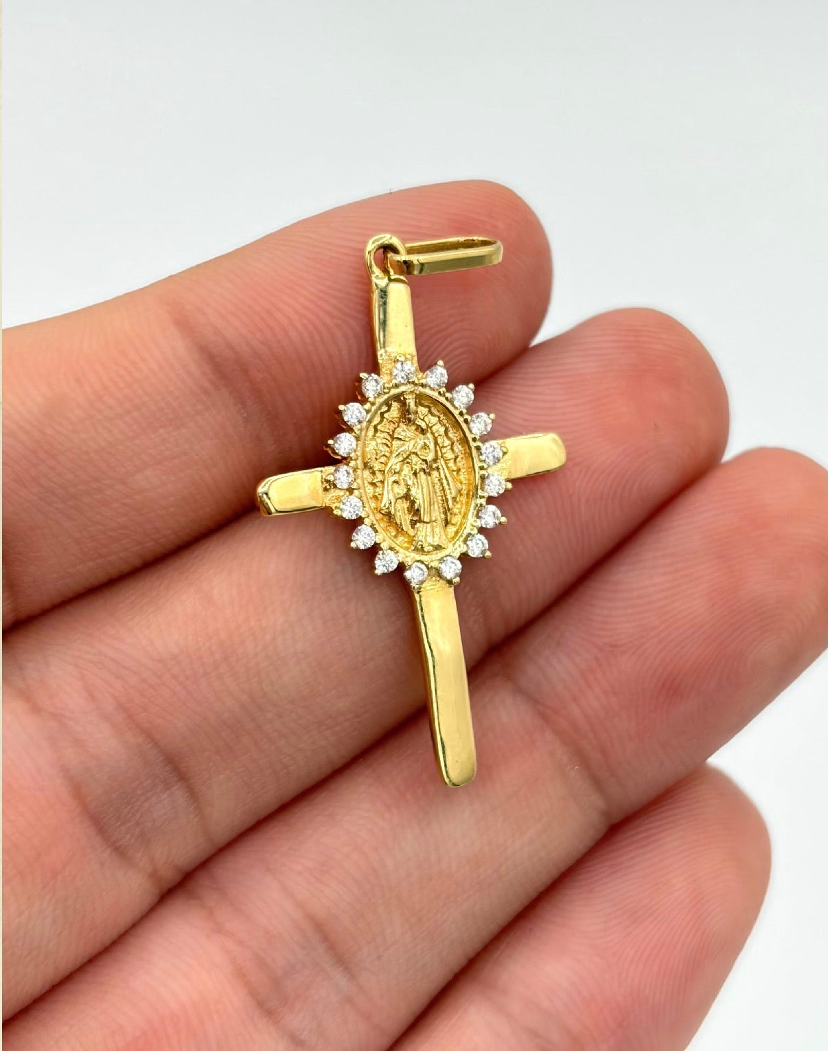 Dije cruz virgen circones blancos Oro amarillo 18k 2,31 Gr / 3,5 Cm