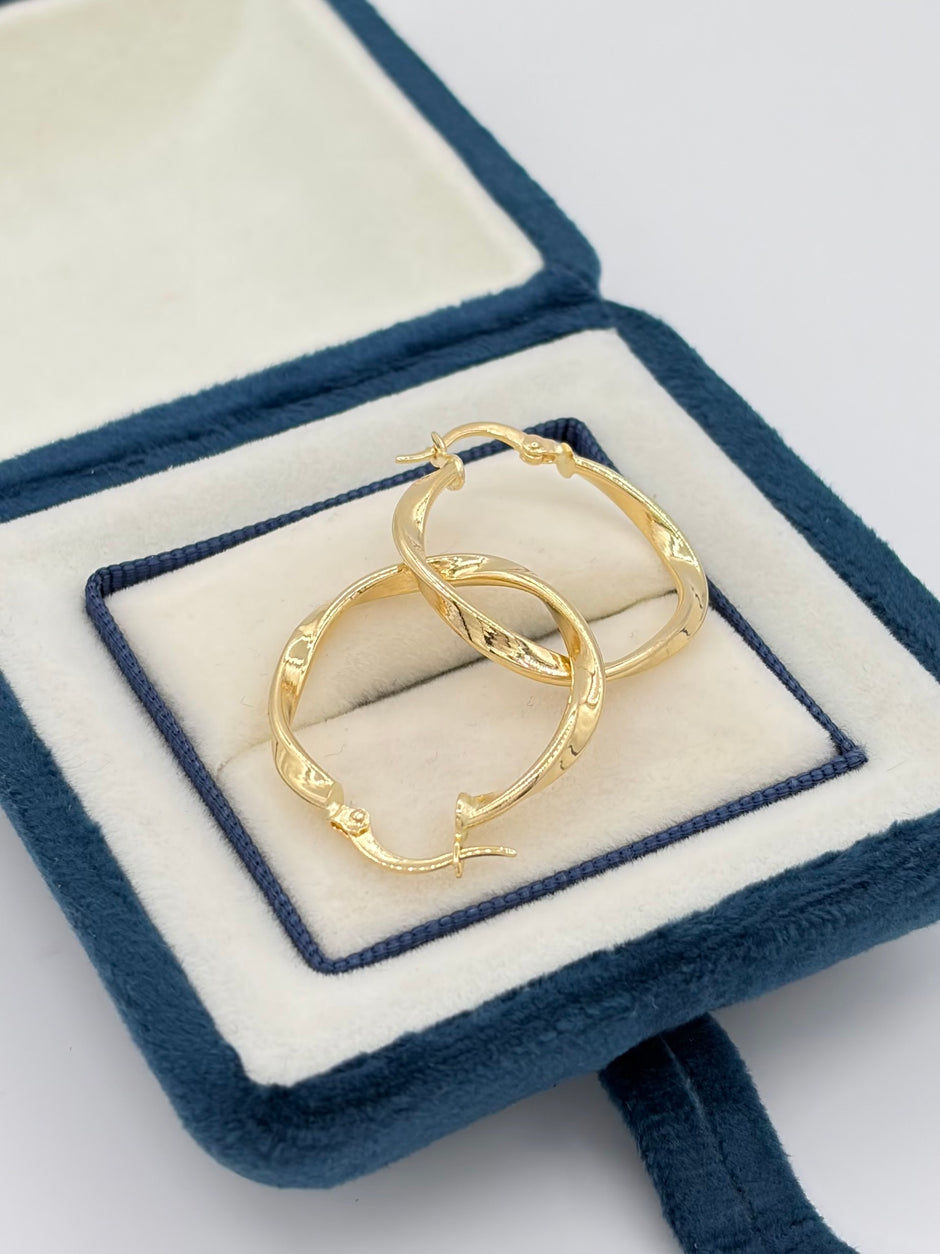 Candonga Semi melcocha Oro amarillo 18k 1,75 Gr / 2,2 Cm