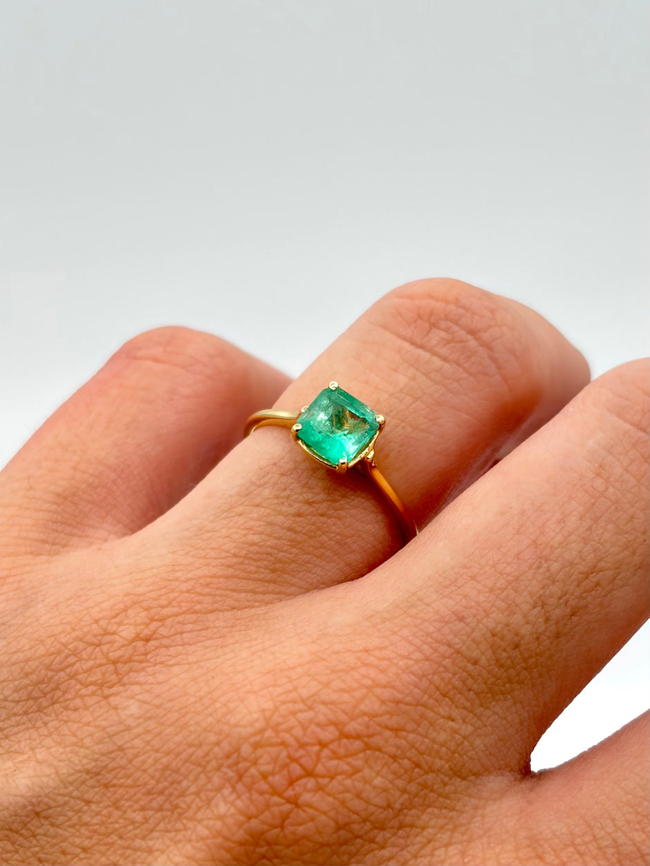 Anillo esmeralda cuadrada Oro amarillo 18k / Talla 5/2 / 1 Gr