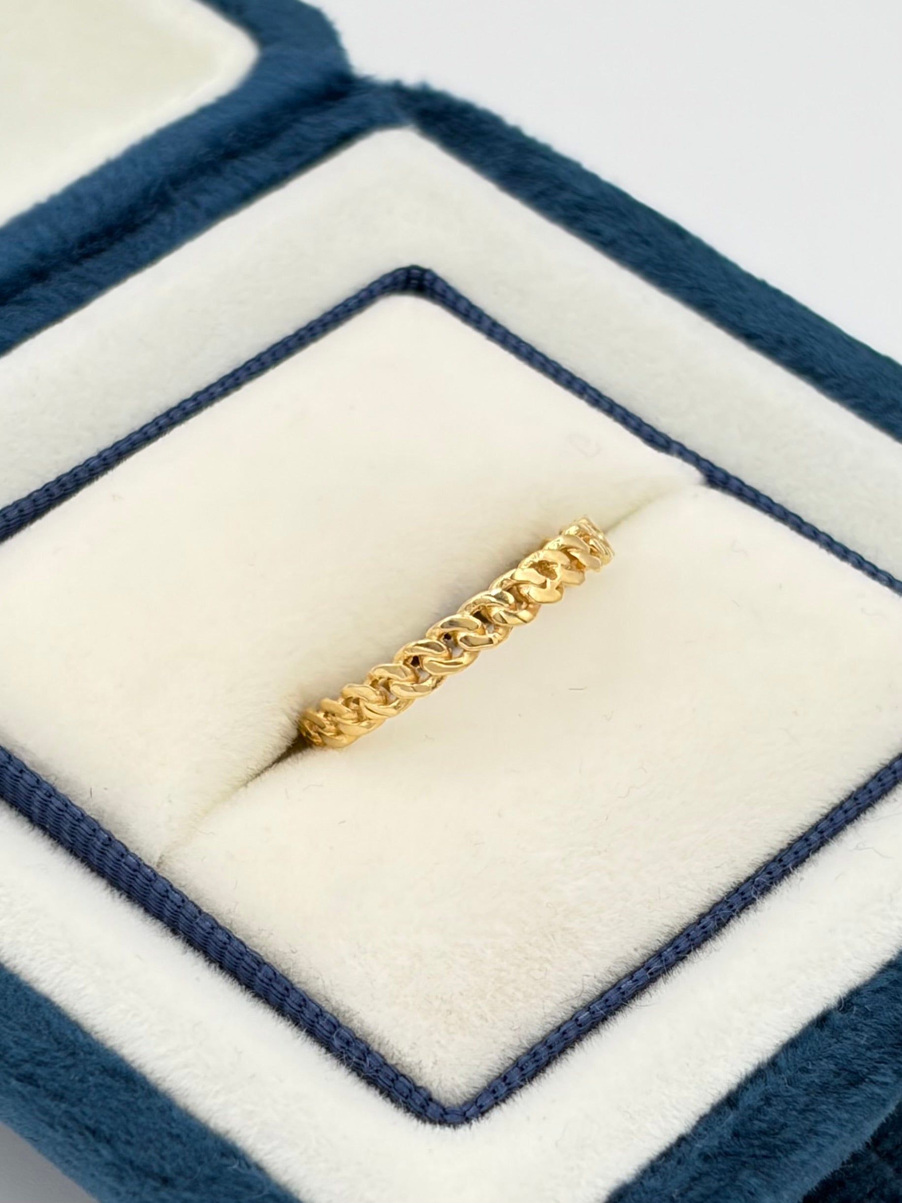 Anillo Cubano Oro amarillo 18k / Talla 7 / 1,29 Gr