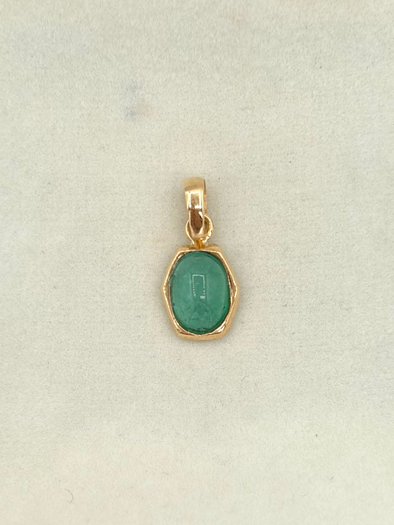 Dije Cabujon de esmeralda Oro amarillo 18k 0,75 Gr / 8 mm