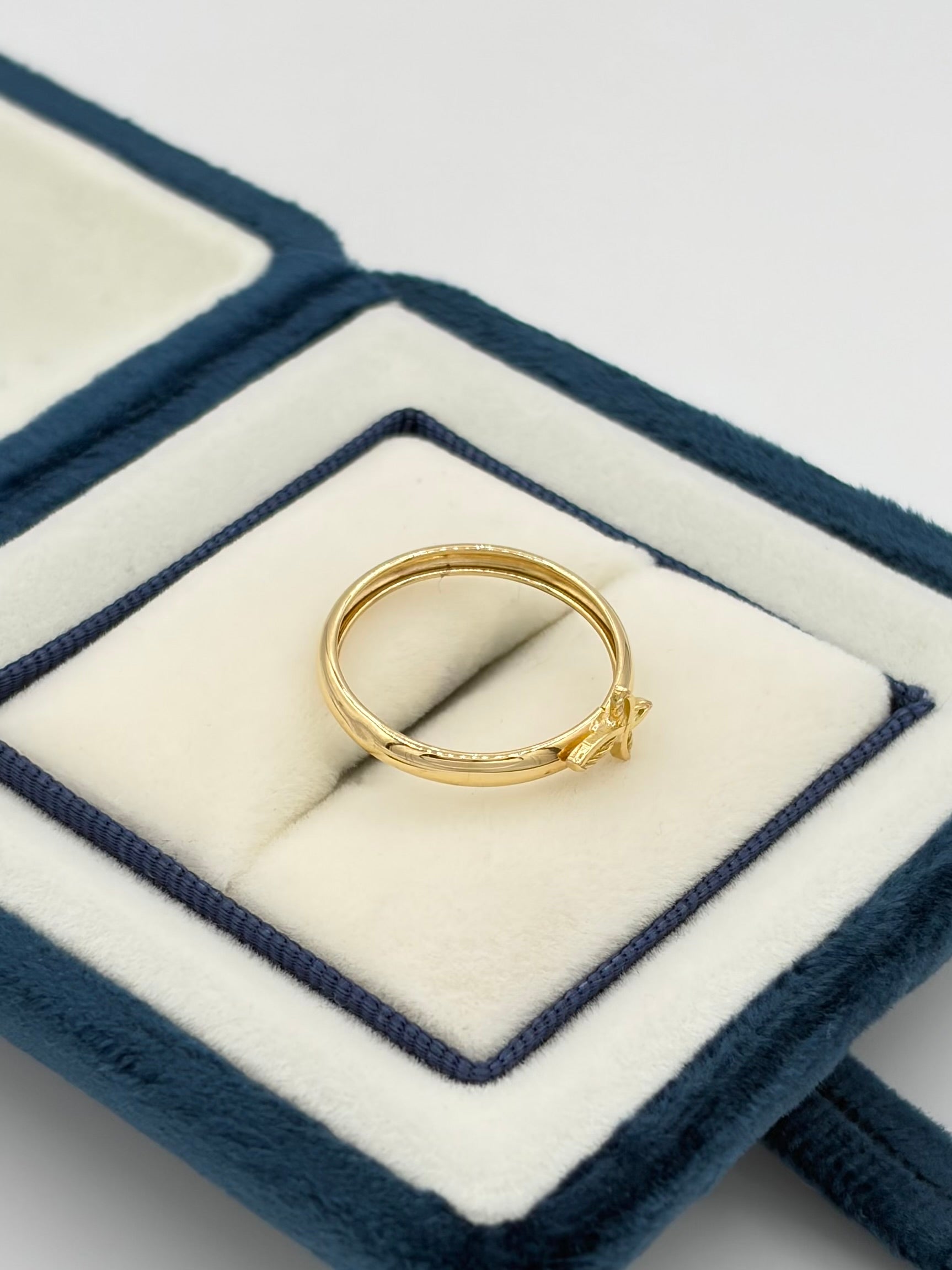 Anillo Cruz  Oro amarillo 18k / Talla 6/2 / 0,97 Gr