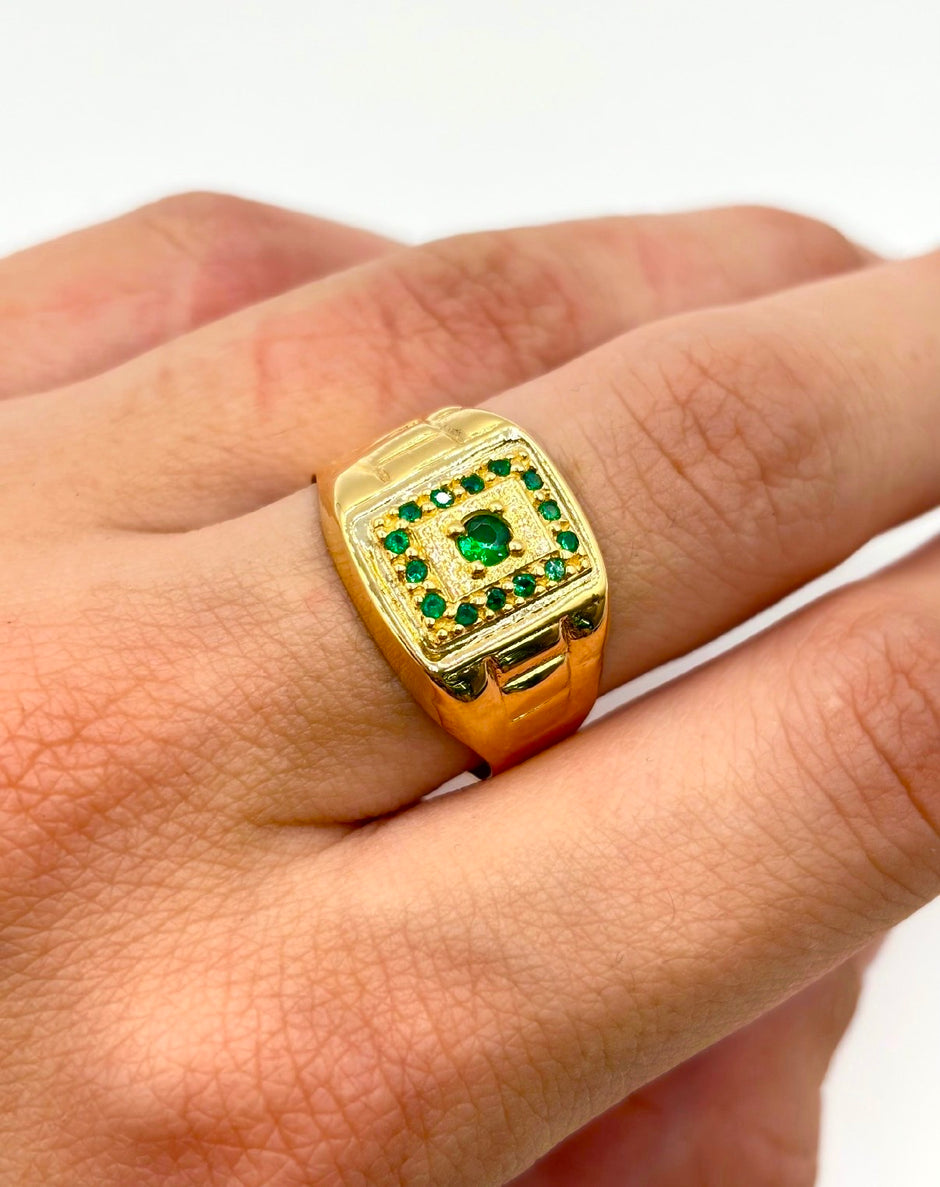 Anillo Troquelado cuadrado circones verdes  Oro amarillo 18k / Talla 10/2 / 4,44 Gr