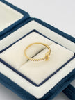 Anillo Inicial I con circones blancos  Oro amarillo 18k / Talla 7/2 / 1,43 Gr