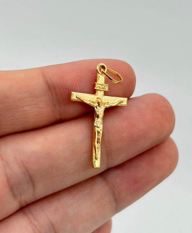 Dije cruz cristo mediano Oro amarillo 18k 0,77 Gr / 2,9 Cm