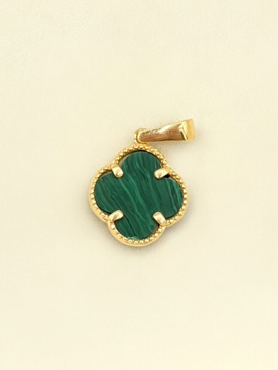 Dije Trebol verde  Oro amarillo 18k 1,30 Gr / 1,1 Cm