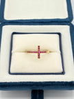 Anillo cruz circones fucsia Oro amarillo 18k / Talla 7 / 1,57 Gr