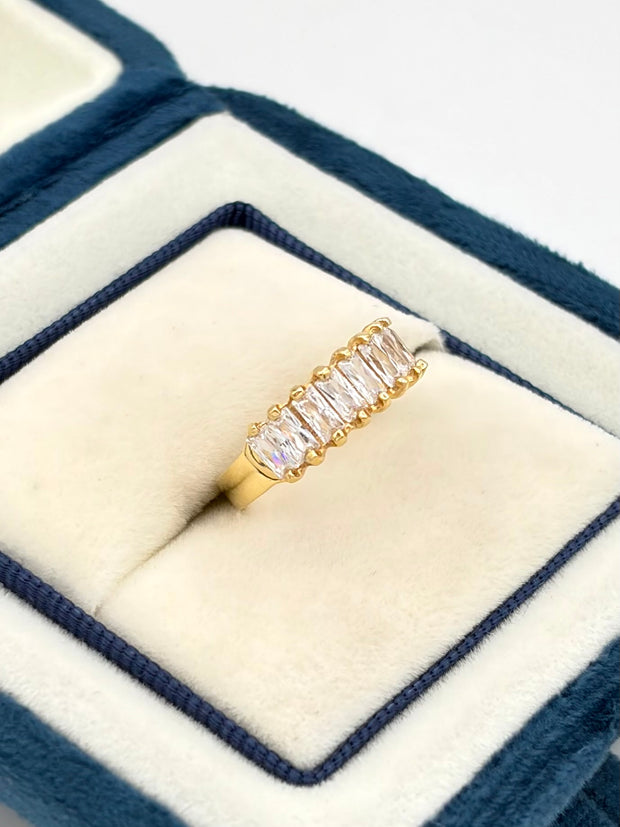 Anillo circones blanco rectangular Oro amarillo 18k / Talla 5 / 2,57 Gr