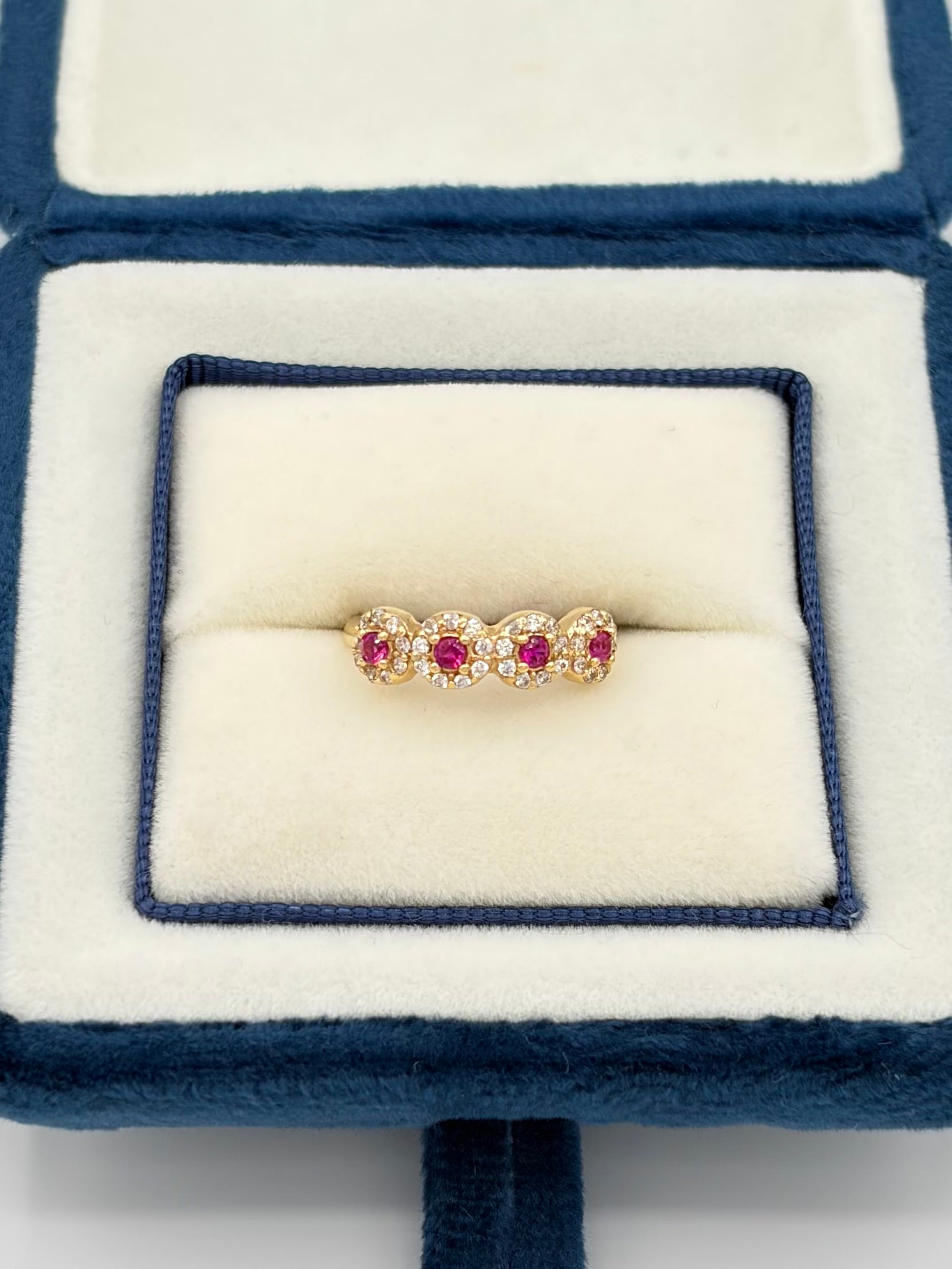 Anillo circones fucsia-blanco Oro amarillo 18k / Talla 5 / 2,06 Gr