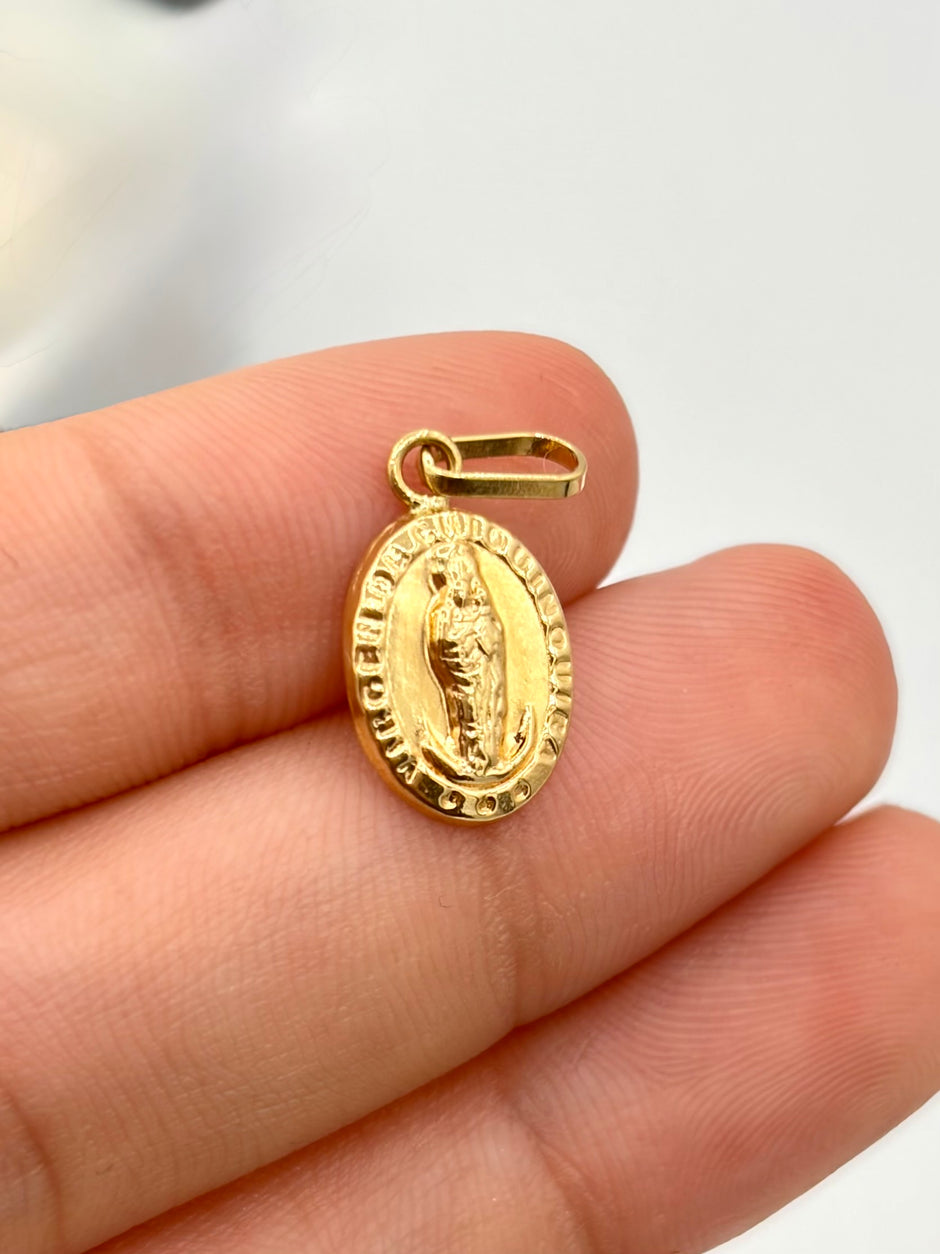 Dije virgen de guadalupe ovalado Oro amarillo 18k 0,60 Gr / 2,2 Cm