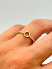 Anillo Inicial O con circones blancos  Oro amarillo 18k / Talla 7 / 1,46 Gr