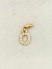 Dije Inicial O circones blancos corona  Oro amarillo 18k 0,80 Gr / 0,7 mm