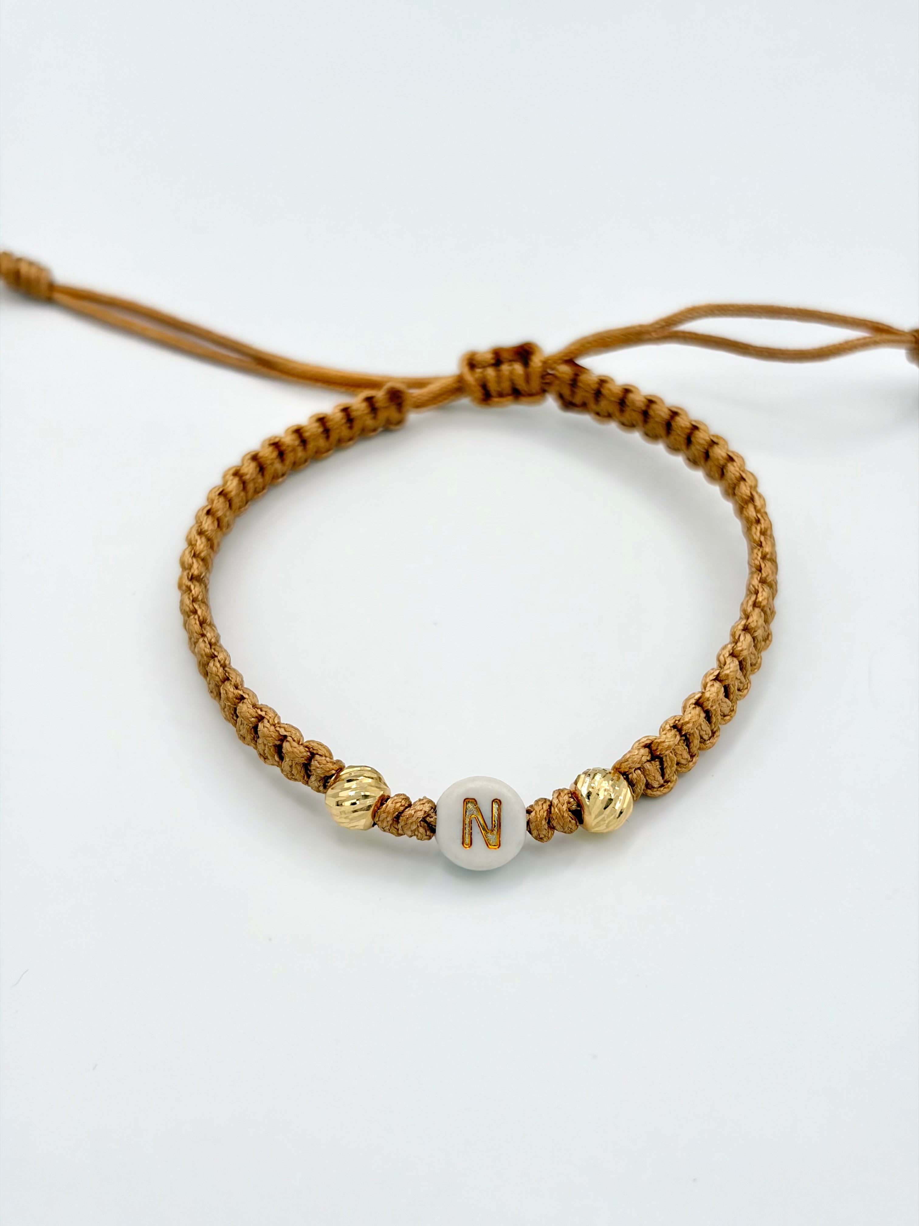 Pulsera tejida letra N 2BD #5 hilo beige Oro amarillo 18k 0,14 Gr