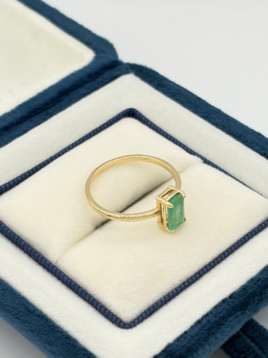 Anillo esmeralda rectangular Oro amarillo 18k / Talla 6/2 / 1 Gr