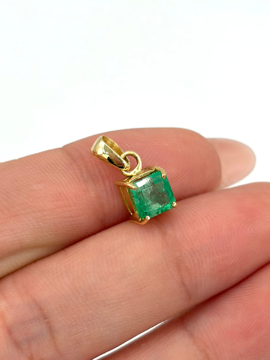 Dije Esmeralda cuadrado Oro amarillo 18k 1,05 Gr / 6 mm