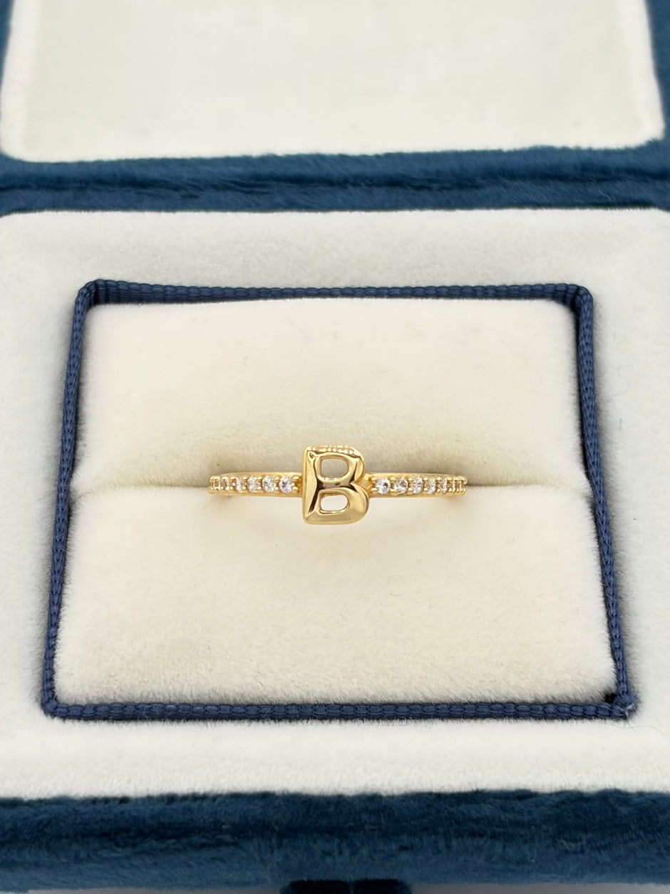 Anillo Inicial B con circones blancos  Oro amarillo 18k / Talla 7 / 1,69 Gr