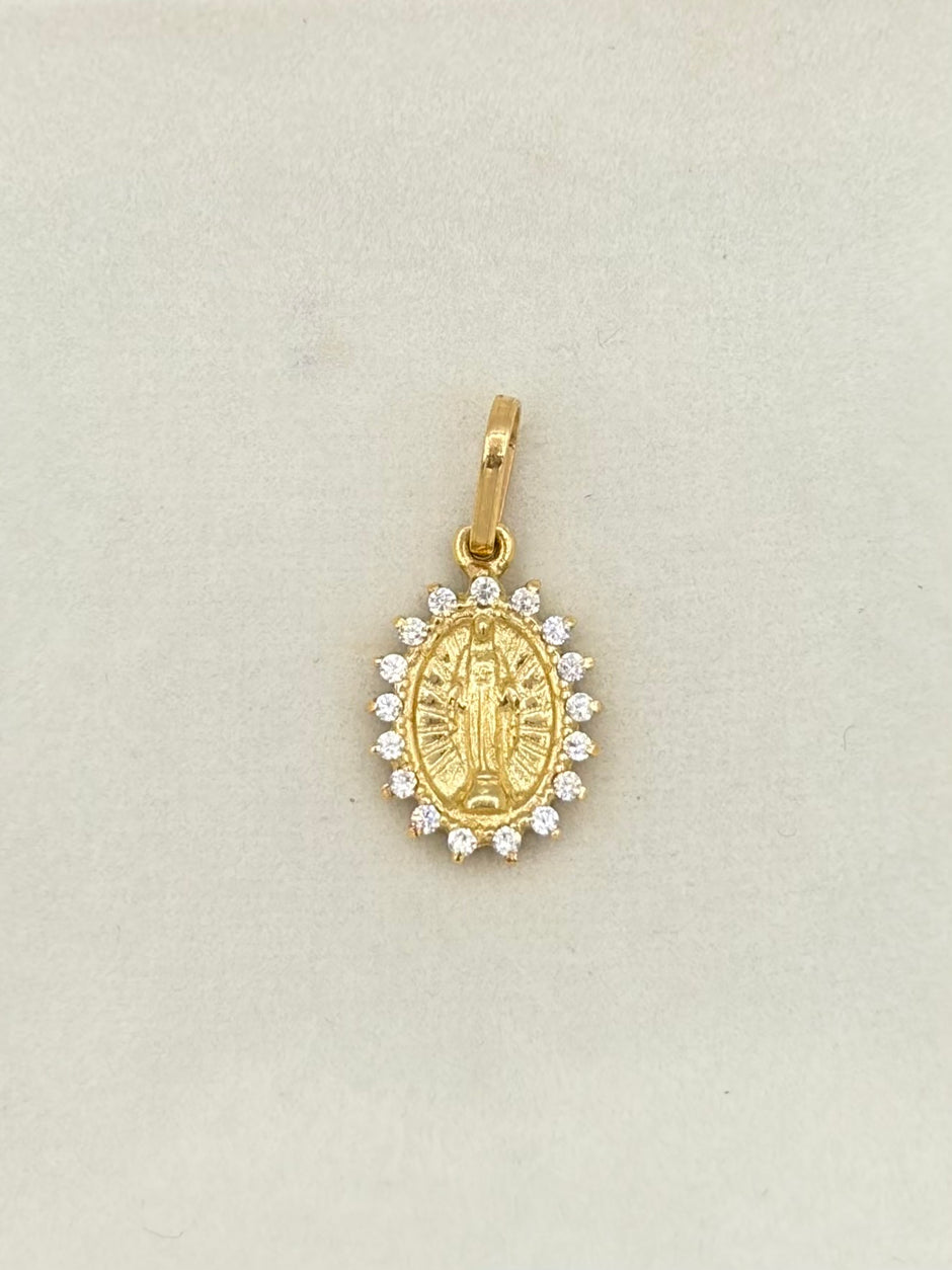 Dije virgen milagrosa con circones blancos Oro amarillo 18k 2,20 Gr / 2,0 Cm