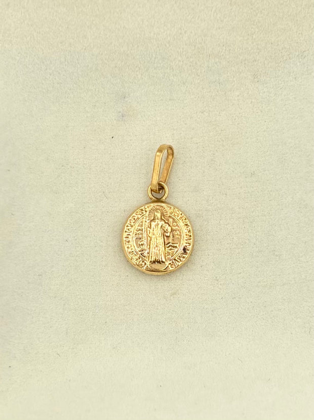 Dije San benito Oro amarillo 18k 0,47 Gr / 8 mm