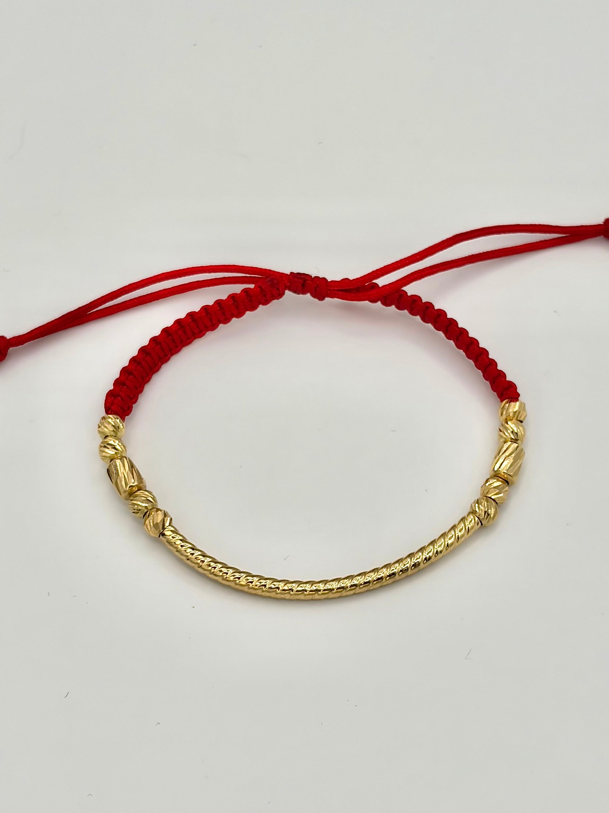 Pulsera tejida centro de manilla 8BD #4 2CD #4 hilo rojo Oro amarillo 18k 1,45 Gr