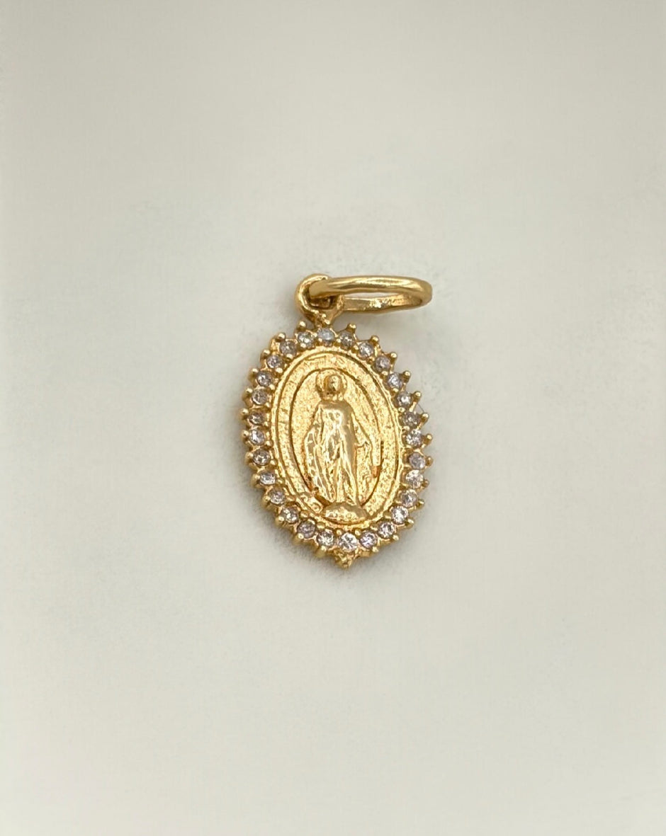 Dije virgen milagrosa circones blancos Oro amarillo 18k 2,01 Gr / 2,0 Cm