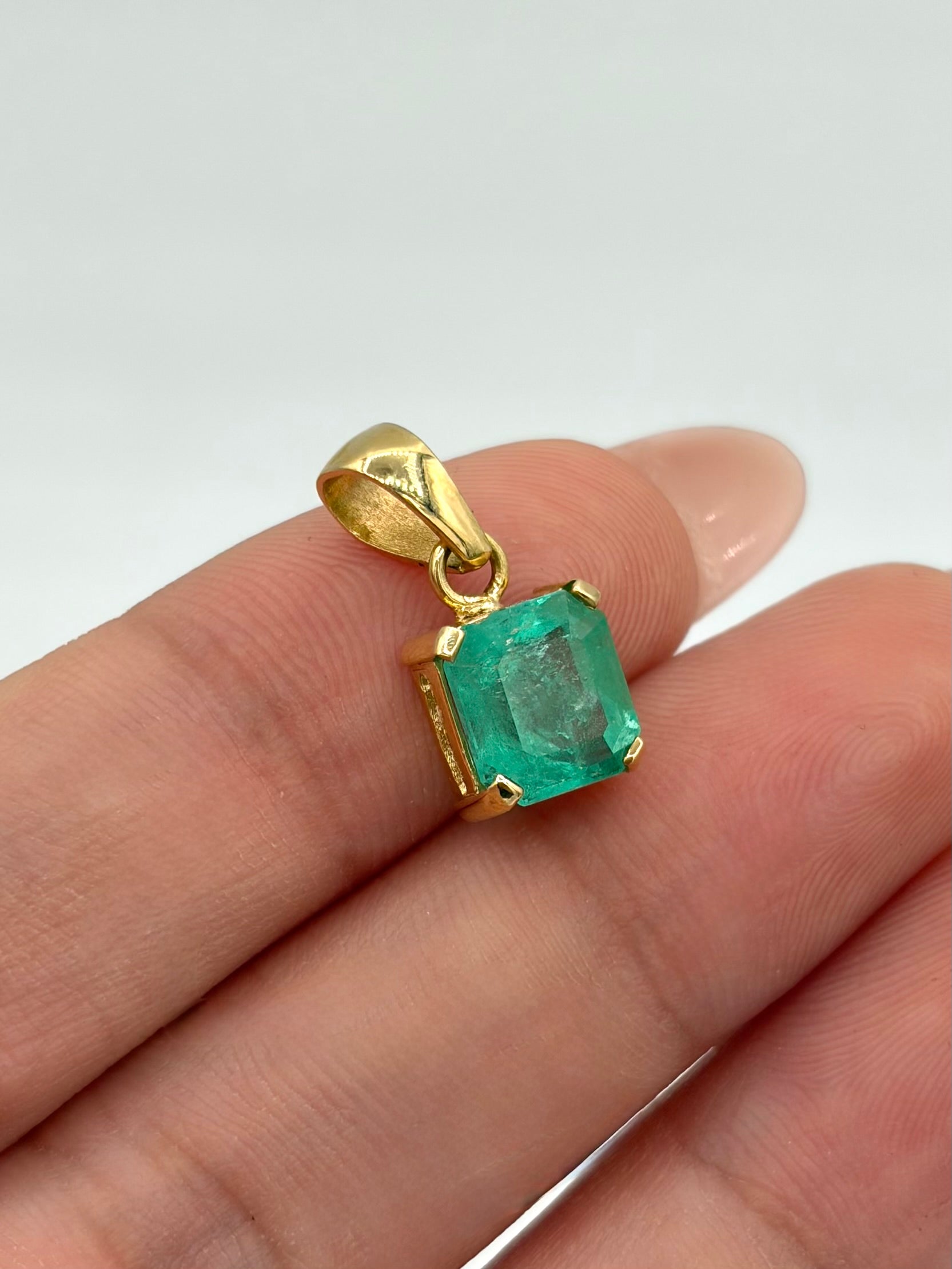 Dije Esmeralda cuadrada Oro amarillo 18k 1,05 Gr / 7 mm