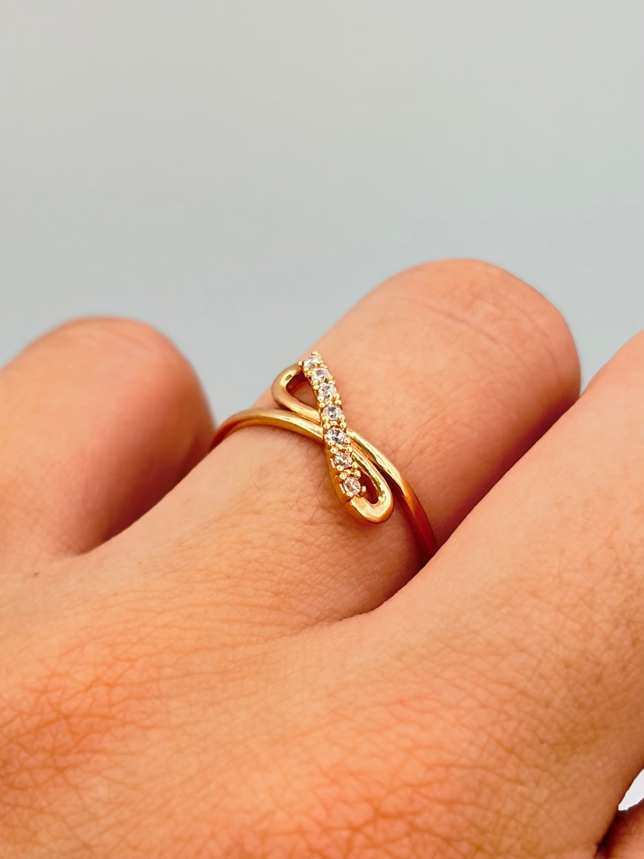 Anillo Infinito circones  Oro rosa 18k / Talla 6 / 1,28 Gr