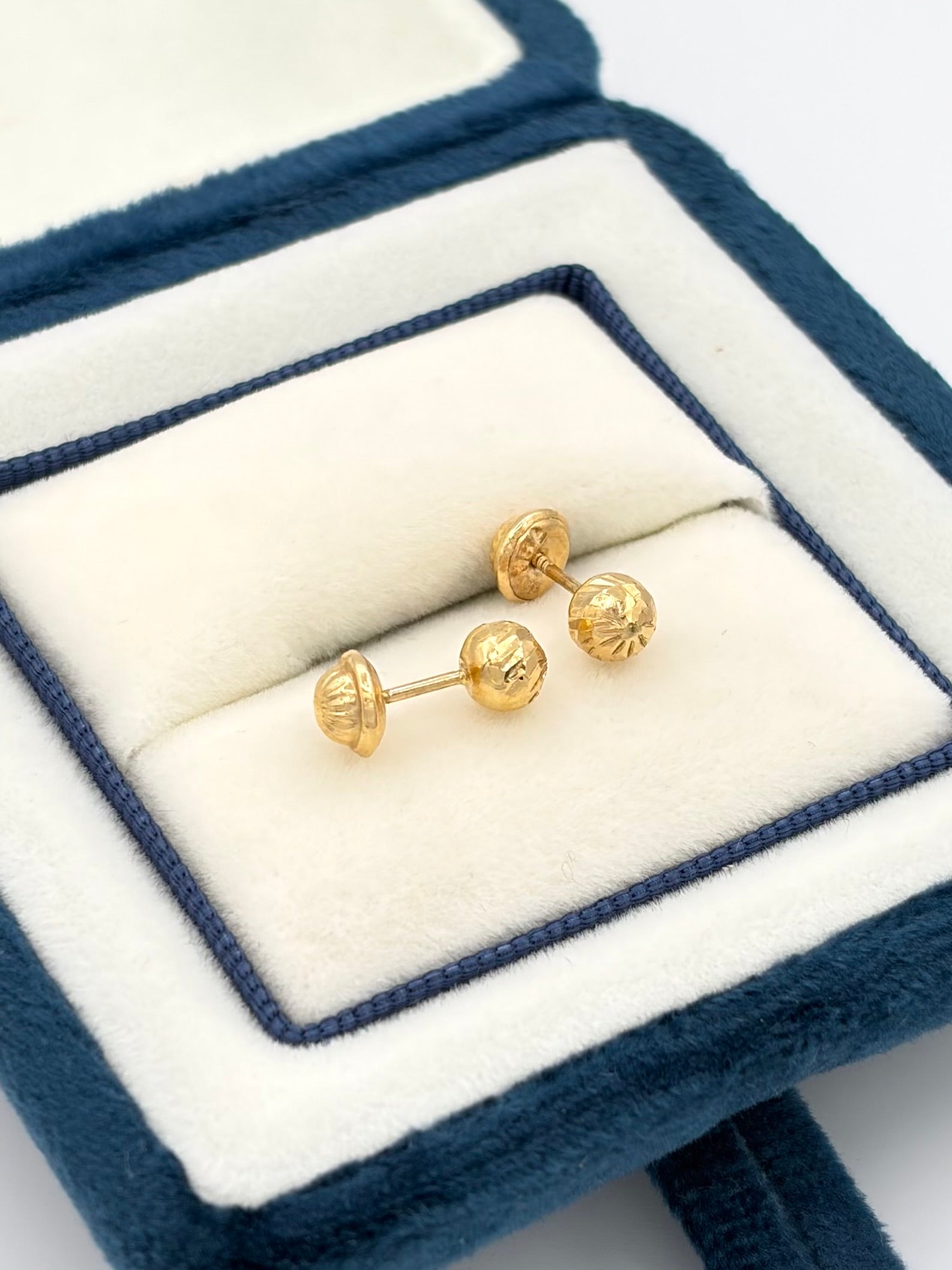 Topos bolas diamantadas  Oro amarillo 18k 0,54 Gr / 4 mm