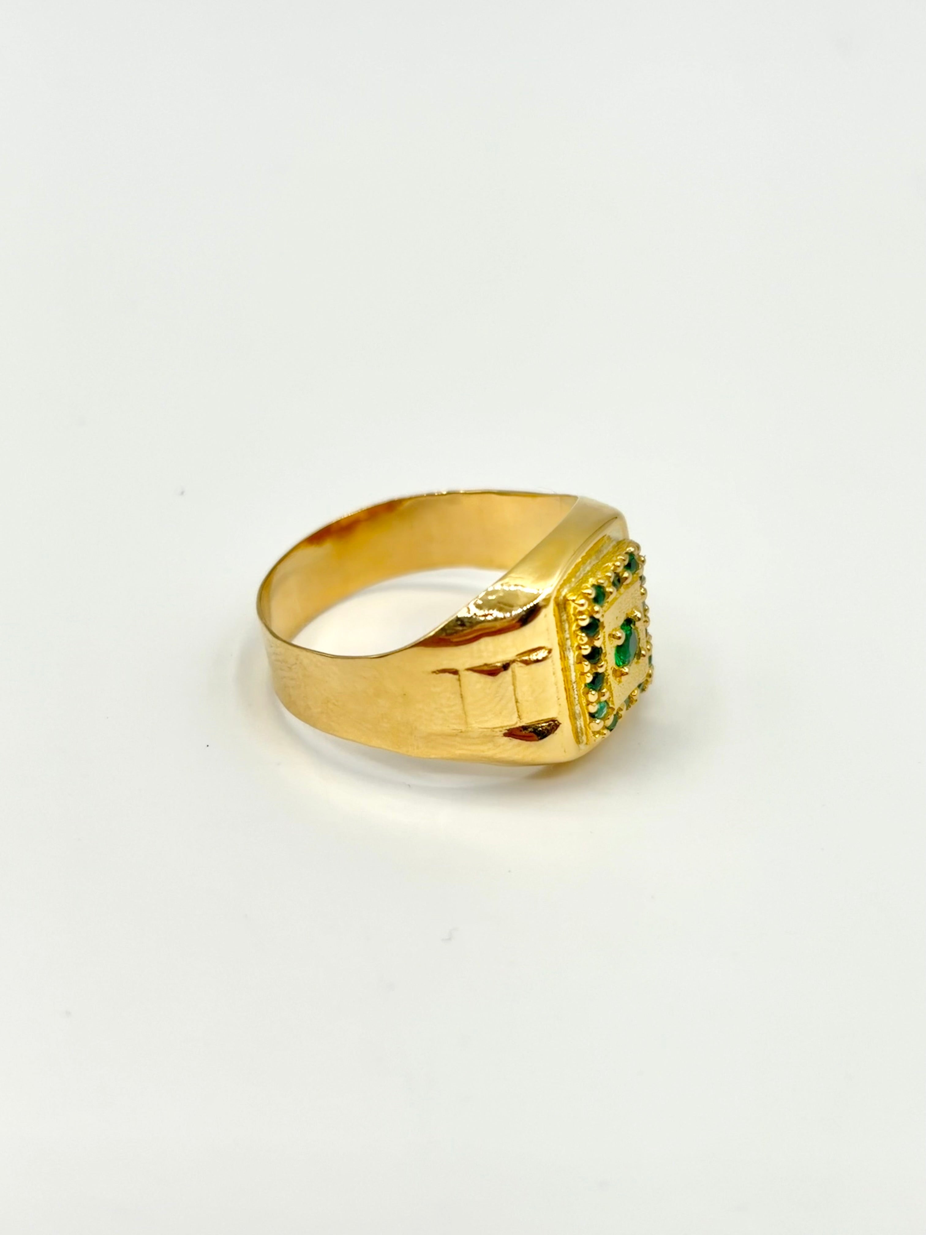 Anillo Troquelado cuadrado circones verdes  Oro amarillo 18k / Talla 9 / 4,34 Gr