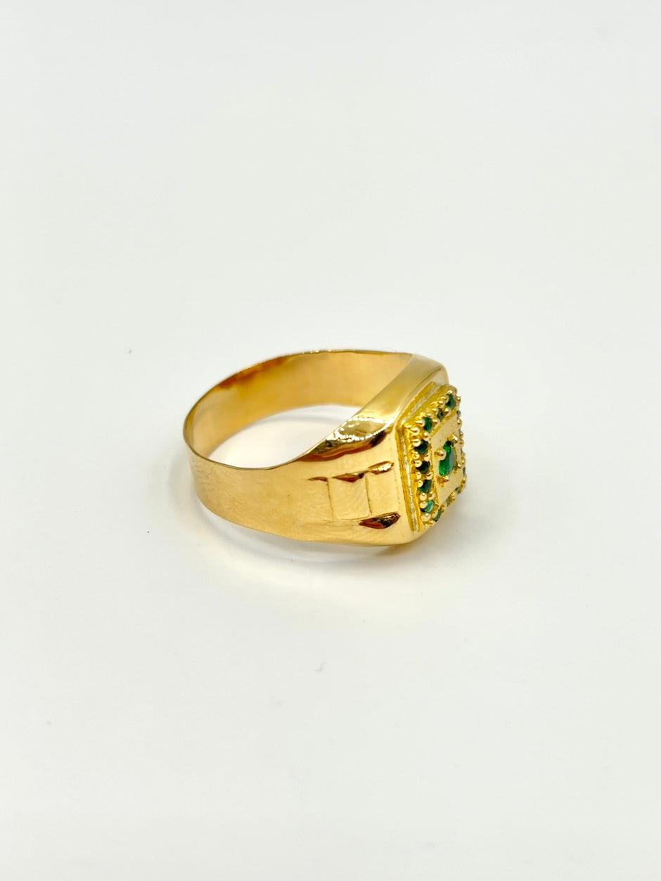 Anillo Troquelado cuadrado circones verdes  Oro amarillo 18k / Talla 9 / 4,34 Gr