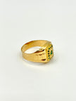 Anillo Troquelado cuadrado circones verdes  Oro amarillo 18k / Talla 9 / 4,34 Gr