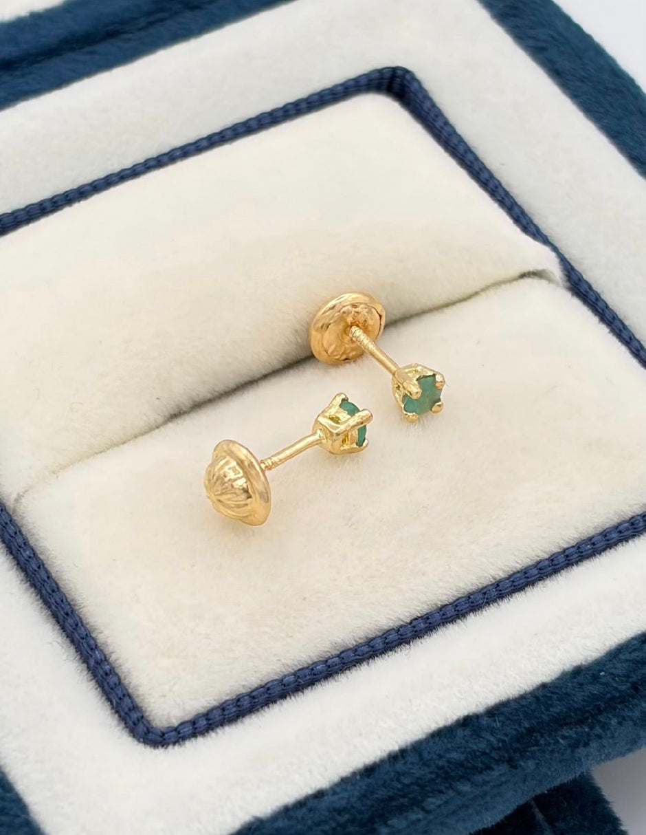 Topos esmeralda  Oro amarillo 18k 0,60 Gr / 4 mm