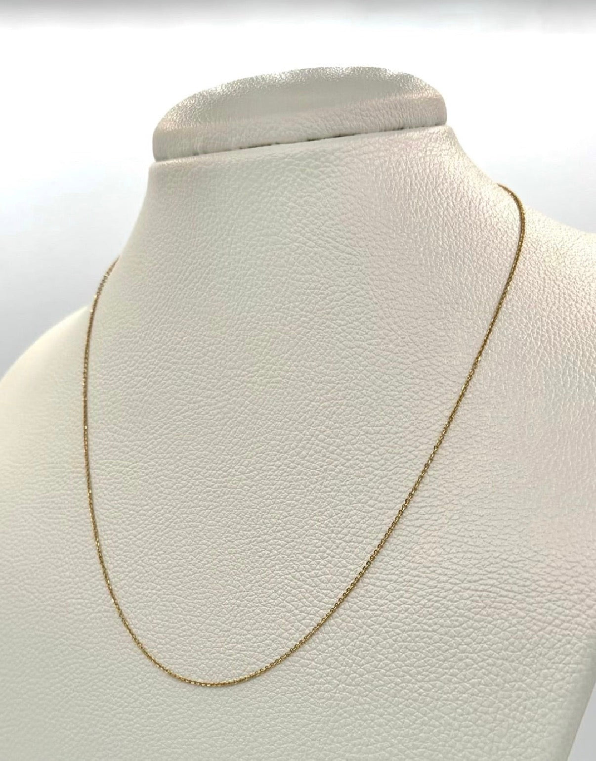 Cadena Aro seguido Oro amarillo 18k 2,10 Gr / 1,0 mm / 45 Cm Broche 0,15