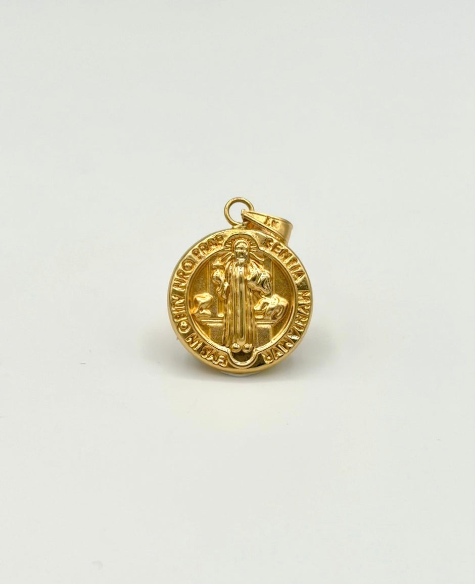 Dije San benito  Oro amarillo 18k 0,45 Gr / 1 Cm